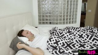 Perverz tini csajszi a nevelő faterjával baszik
