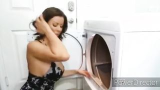 Perverz milf mami a fiával kúrel
