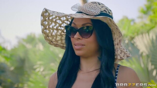 Bethany Benz a szexfüggő spanyol milf - Brazzers