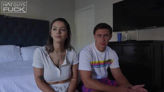 Hatalmas seggű tini bige és a pasija - Hot Guys Fuck