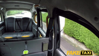 Fake Taxi - Óriás kannás milf megkúrva