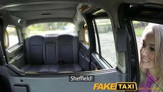 FakeTaxi - vékony nőci gyönyörű csizmában