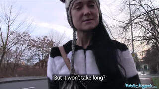 Public Agent - aranyos orosz nőci az utcáról