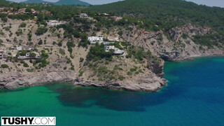 Mary Rock a szuper fullos csajszi - TUSHY