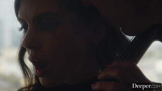 Deeper - Keisha Grey a hatalmas cickós fiatal spiné
