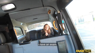 Fake Taxi - 18 éves picsa popsiba tolva
