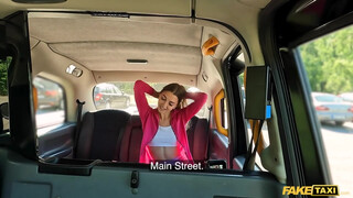 Fake Taxi - Sportos kiscsaj megbaszva a taxiban