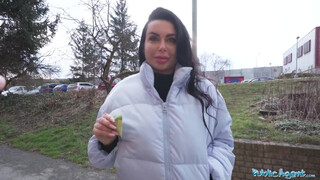 Public Agent - Arish a hatalmas tőgyes ukrán milf