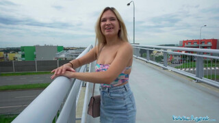 Public Agent - Irina Cage a hatalmas cicis cuki kiscsaj