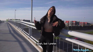Public Agent - Megan Fiore a bombázó kolumbiai spiné