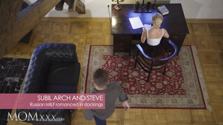 MOMxxx - Subil Arch a dögös orosz anyuci