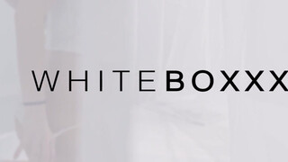 WhiteBoxxx - Renata Fox a méretes seggű orosz nőci
