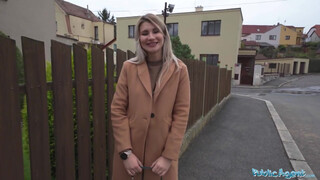 Public Agent - Marsianna Amon a méretes csöcsű picsa