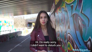Public Agent - Vanessa Alessia a szuper bombázó fiatal kisasszony