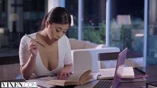 VIXEN - Jade Kush a dögös ázsiai nőci