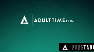 PURE TABOO - Anna Claire Clouds a hatalmas fenekű világos szőke kiscsaj