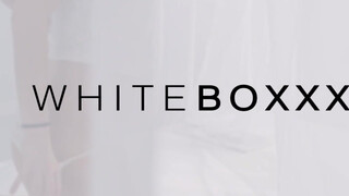 WhiteBoxxx - Darcia Lee a hatalmas mellű magyar kreol spiné