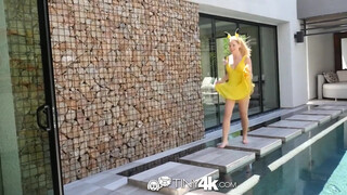 Tiny4k - Raylin Ann a pokémon cosplayes nőci