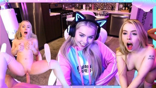 Haley Spades a bombázó gamer picsa