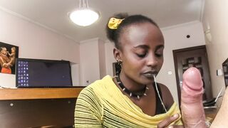 Nyakörves néger kurva nyáladzik a főnök dákóján