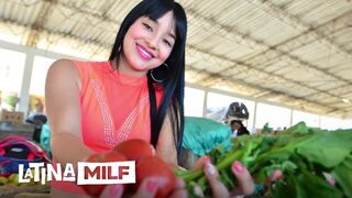 Sofia Galindo forró spanyol seggét alaposan megdugják lucskos pinában