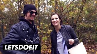 Méretes cicis csoki hajú német bige felvétel a hatalmas kombiban vad baszásra