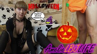 Pici boszorkány megidézi a méretes kárót és durván megbasszák, hogy beleélvezzen a puncijába - halloween 2020